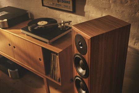 dynaudio_heritagecollection_contourlegacy_03.jpg