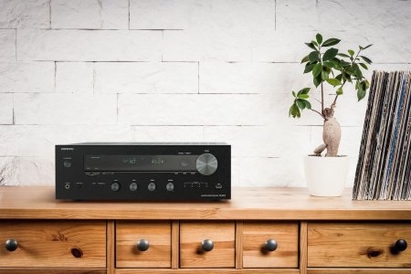 Web Ready-Onkyo-TX-8470-Lifestyle_10-MMP.jpg