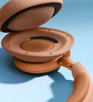 Beoplay H100 0040.jpg