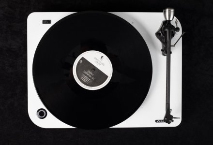 Auris Mystik, une platine vinyle audiophile abordable en Kerrock