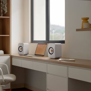 KEF_LSX II_Cotton White_pair_with pc.jpg