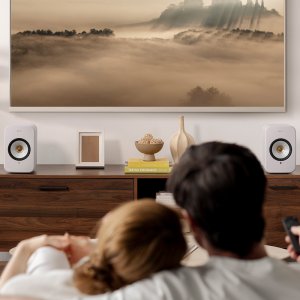 Online use only_KEF_LSX II_Cotton White_pair_with tv_with model.jpg