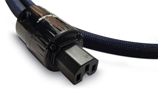 TelosAudiDesignQuantumActivePowerCableOnMag7.jpg