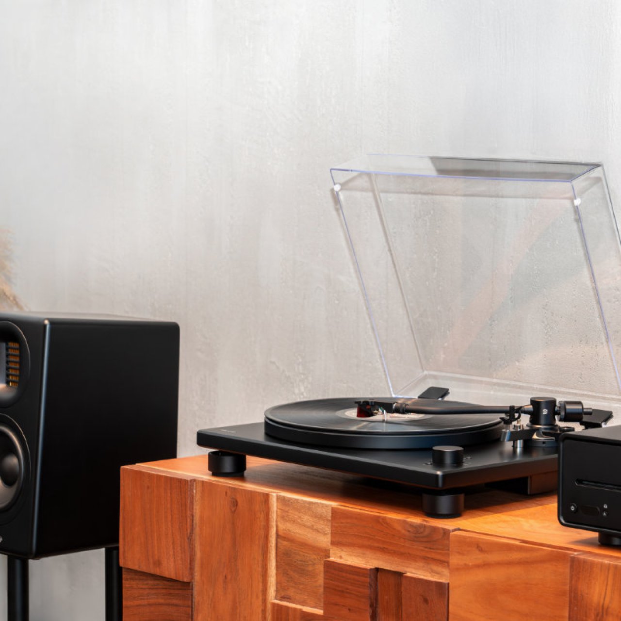 Sonoro Platinum Automatic EAS : une platine vinyle à l'allure audiophile, mais pas du tout minimaliste