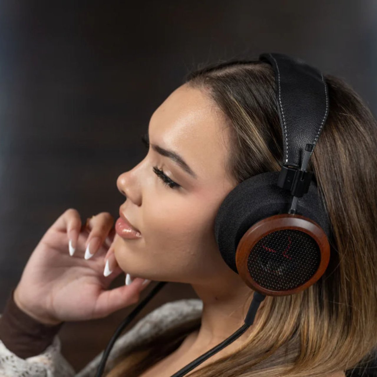 Grado Signature S950 : un casque utilisant les mêmes transducteurs que le HP 100 SE, mais avec oreillettes en bois brésilien et plus léger