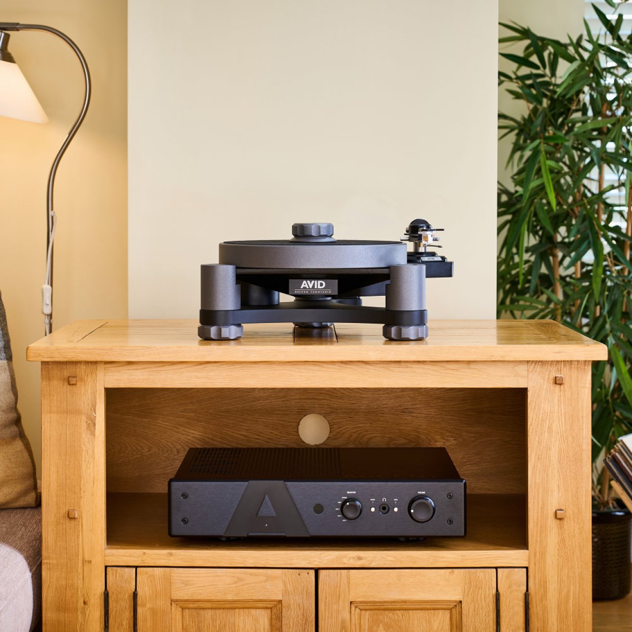 Avid Relveo : le retour de la platine vinyle Hifi haut de gamme, triplement suspendue, après 12 ans d'attente