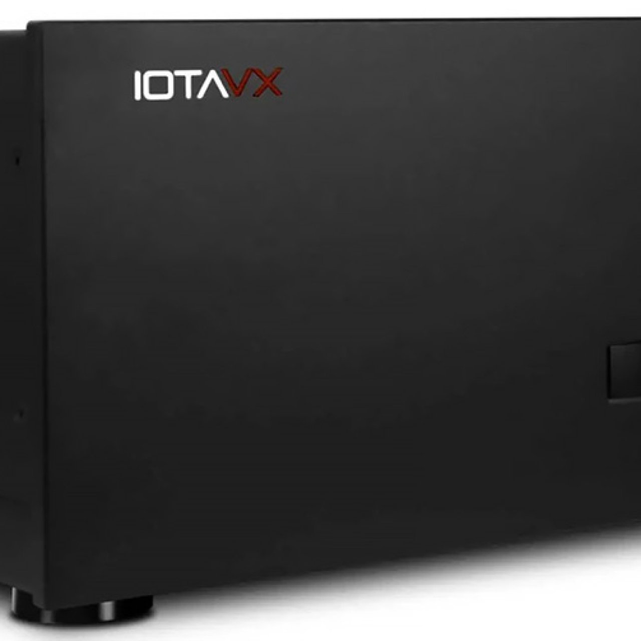 Iotavx AVXP 3-300 : bloc de puissance 3 canaux, de 300 W par canal avec rails qui switchent (classe H) et prix serré
