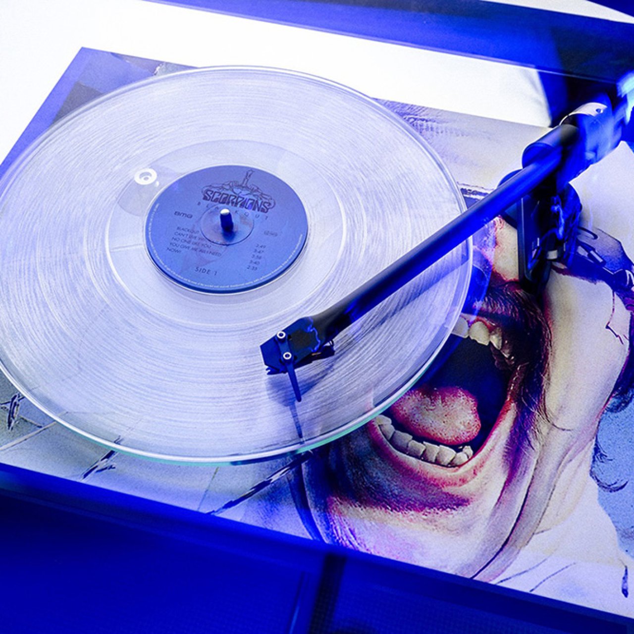 Pro-Ject T2 Scorpions : platine vinyle série limitée, pour les audiophiles qui sont "still loving" du groupe de rock mythique