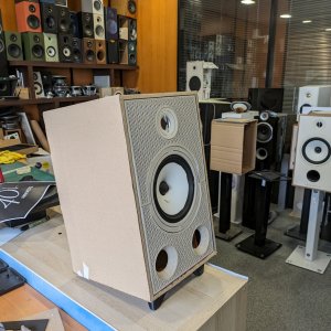 Visite_Triangle_Soissons_R&D_stock_et_showroom00007.jpg